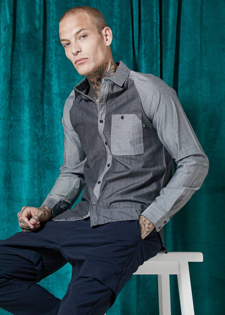 Konus Men's Button Down Raglan Shirt in Charcoal by Shop at Konus